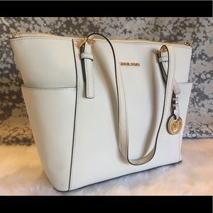 Micheal kors purse white